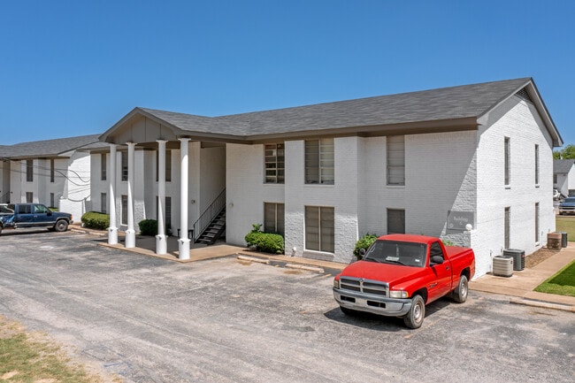 Stephenville 5 in Stephenville, TX - Foto de edificio - Building Photo