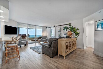 5200 N Ocean Dr in Riviera Beach, FL - Foto de edificio - Building Photo