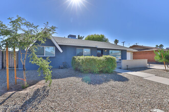 8419 E Sheridan St in Scottsdale, AZ - Building Photo - Building Photo