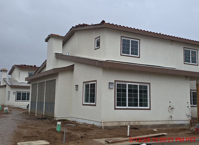 Juniper Valley Townhomes in Palmdale, CA - Building Photo - Building Photo