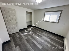 2103 4th Ave SE in Aberdeen, SD - Building Photo - Building Photo