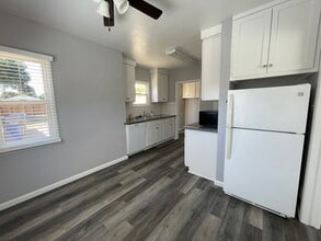 317 S D St in Lompoc, CA - Building Photo - Building Photo