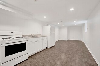 5037 W Winona St in Chicago, IL - Building Photo - Building Photo