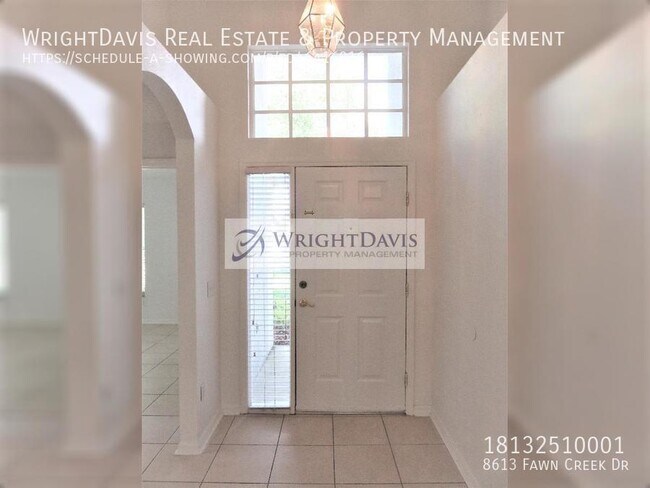 8613 Fawn Creek Dr in Tampa, FL - Building Photo - Building Photo