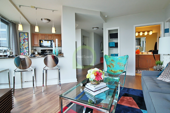 244 N Canal St in Chicago, IL - Building Photo - Building Photo