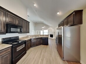 429 Brookhollow Ln in Saginaw, TX - Foto de edificio - Building Photo