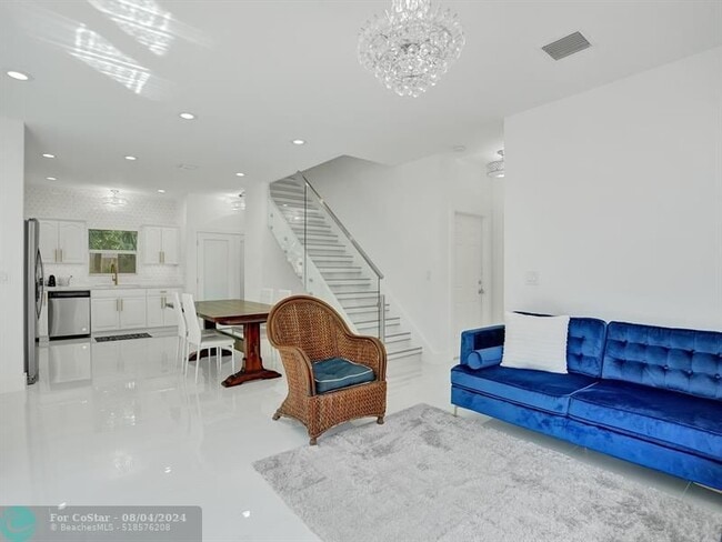 833 SW 17th St-Unit -#2 in Fort Lauderdale, FL - Building Photo - Building Photo