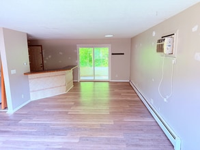 18180-18184 Swiss Dr in Spring Lake, MI - Building Photo - Building Photo