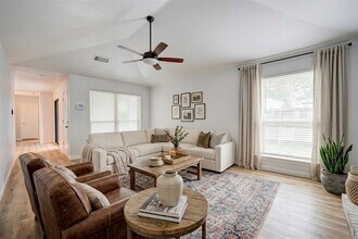 18506 Glen Briar Ln in Houston, TX - Building Photo - Building Photo