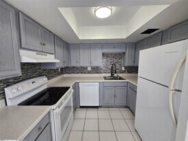 2220 NW 59th Wy in Lauderhill, FL - Building Photo