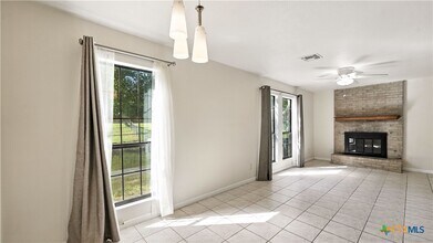 1024 Mission Dr in New Braunfels, TX - Building Photo - Building Photo