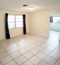 5939 NW 19th St in Lauderhill, FL - Building Photo - Building Photo