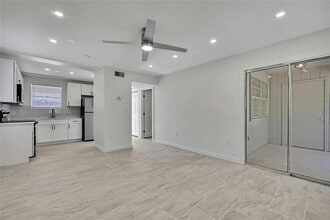 10987 W Tidewater Cir in Crystal River, FL - Building Photo - Building Photo