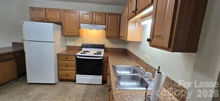 517 Hickory St-Unit -28 in Hudson, NC - Building Photo - Building Photo