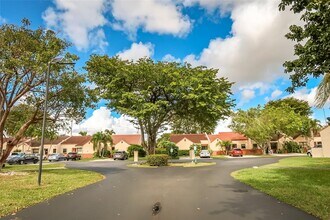 14911 SW 88th Terrace in Miami, FL - Building Photo - Building Photo