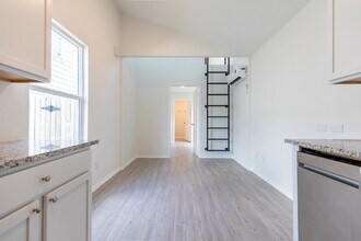 4271 Thalweg Way in San Antonio, TX - Building Photo - Building Photo