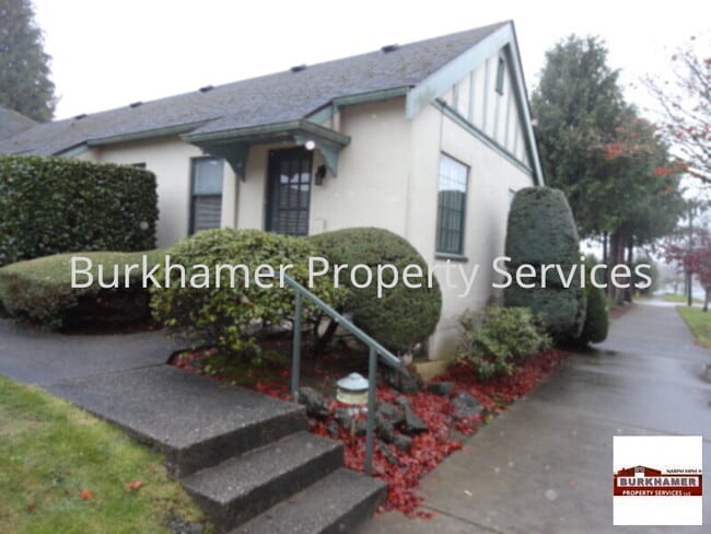 property at 203 E Broadway Ave