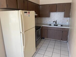 1100 70th St N in St. Petersburg, FL - Foto de edificio - Building Photo