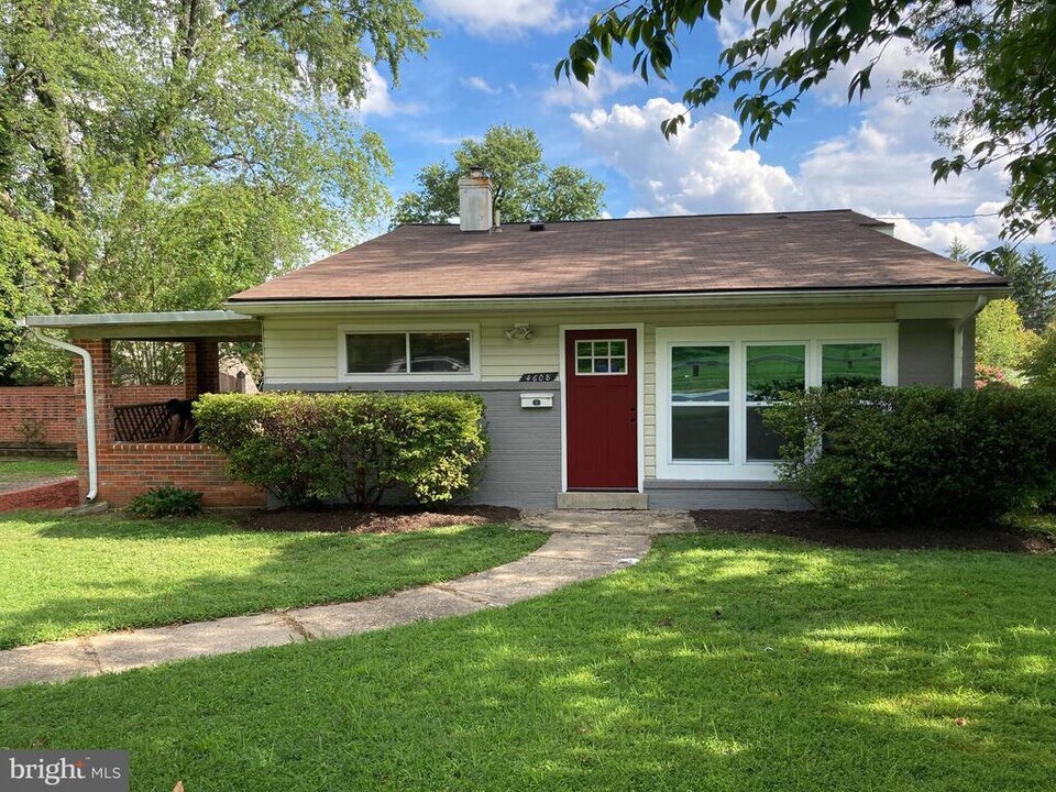 4608 Falcon St in Rockville, MD - Building Photo