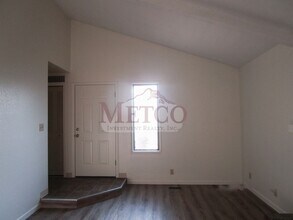 203-205 S 40th Pl in Springfield, OR - Building Photo - Building Photo