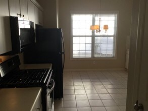 76 Daisy Meadow Trail in Lawrenceville, GA - Building Photo - Building Photo