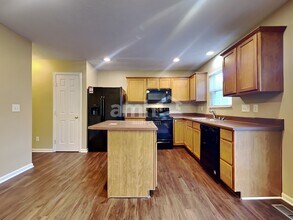 755 Elm Tree Dr in Morrow, OH - Building Photo - Building Photo