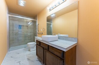 7826 Emerald Dr SW-Unit -B in Tacoma, WA - Building Photo - Building Photo
