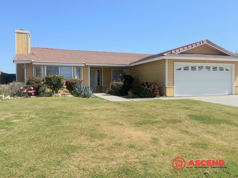 506 Adelaide Ave in Bakersfield, CA - Building Photo