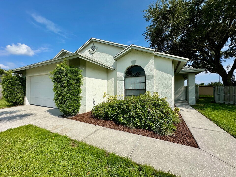 5200 Lonesome Dove Dr in Kissimmee, FL - Building Photo