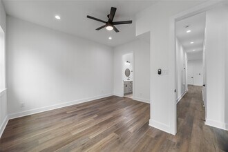 6804 Arabella St in Houston, TX - Foto de edificio - Building Photo