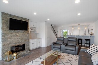 6739 Heath Ct in Carlsbad, CA - Building Photo - Building Photo