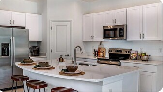 8733 Winter Breeze Wy in Sarasota, FL - Building Photo