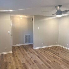 4200 Crestfield Rd in Knoxville, TN - Building Photo - Building Photo