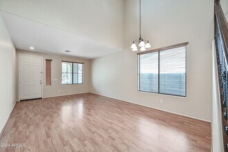 1543 E Nightingale Ln in Gilbert, AZ - Building Photo - Building Photo