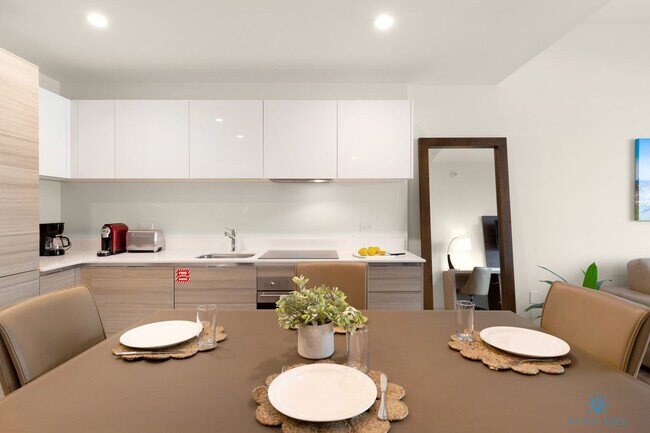 777 N Ocean Dr in Hollywood, FL - Foto de edificio - Building Photo