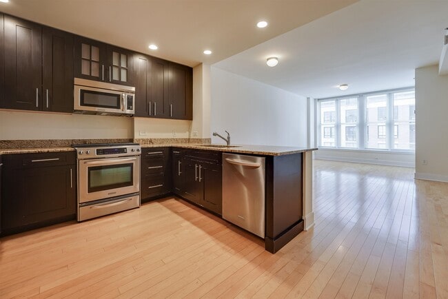 property at 1125 Maxwell Ln