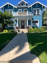 713 S Bronson Ave in Los Angeles, CA - Building Photo