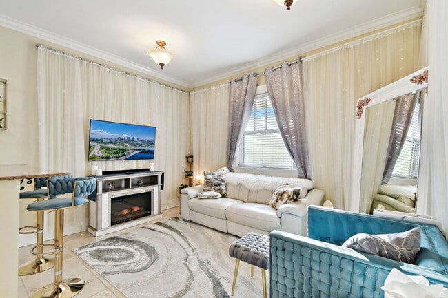 property at 509 S Willow Ave