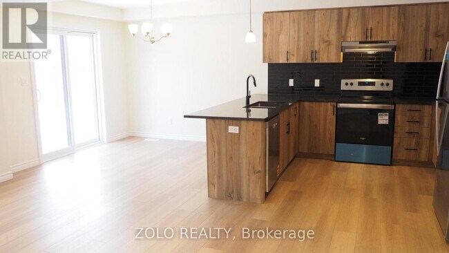 8 Riddell Dr in Stratford, ON - Building Photo - Building Photo