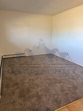 706 Downey St in Laramie, WY - Foto de edificio - Building Photo