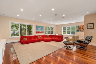 20 Webster Ct in Newton, MA - Building Photo - Building Photo