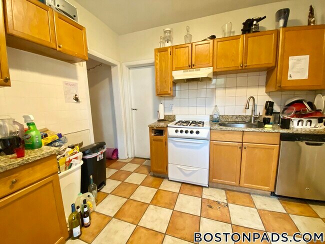 46 Park Vale Ave in Boston, MA - Foto de edificio - Building Photo