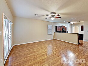 6923 Musclewood Rd in Baytown, TX - Foto de edificio - Building Photo