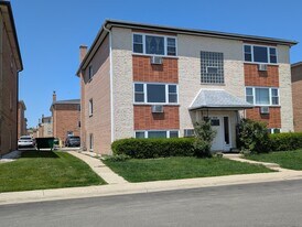 9216 Seymour Ave in Schiller Park, IL - Building Photo