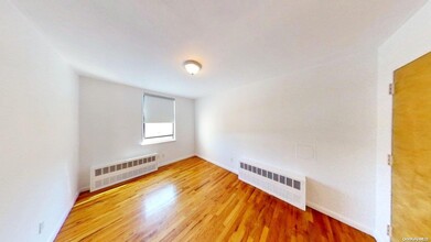 376 McGuinness Blvd in Brooklyn, NY - Building Photo - Building Photo