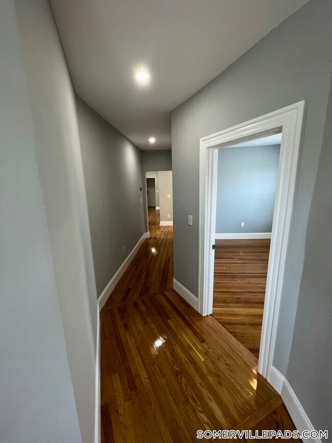 366 Highland Ave, Unit 3 in Somerville, MA - Building Photo - Building Photo