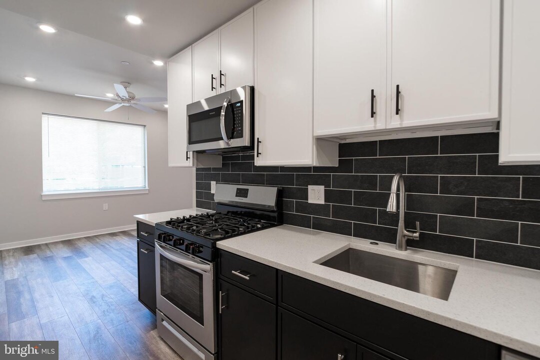 644 N 38th St-Unit -UNIT B in Philadelphia, PA - Foto de edificio