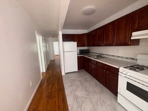 245 E 28th St in Brooklyn, NY - Building Photo - Building Photo