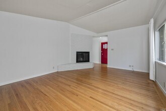 22 Brennfleck Ave in San Anselmo, CA - Building Photo - Building Photo