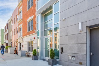 4701 Vernon Blvd in Long Island City, NY - Foto de edificio - Building Photo